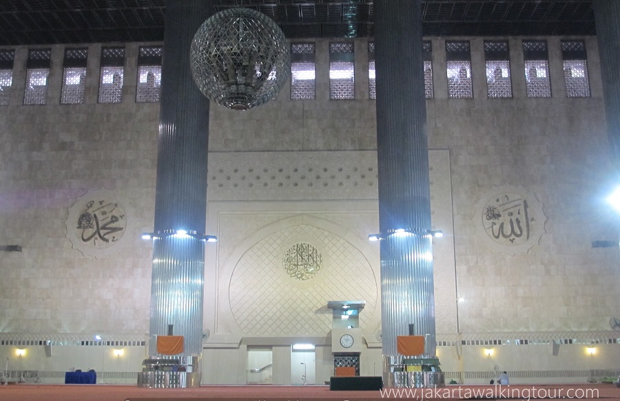 inside istiqlal mosque jakarta